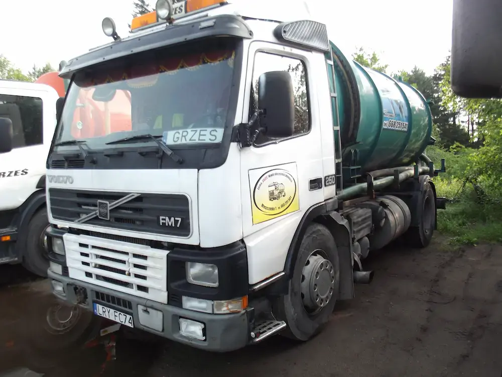 wóz asenizacyjny zielony 10,5 m³